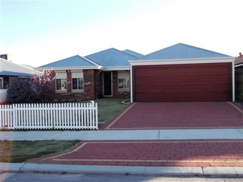 29 Bancombe Crescent, Ellenbrook WA 6069