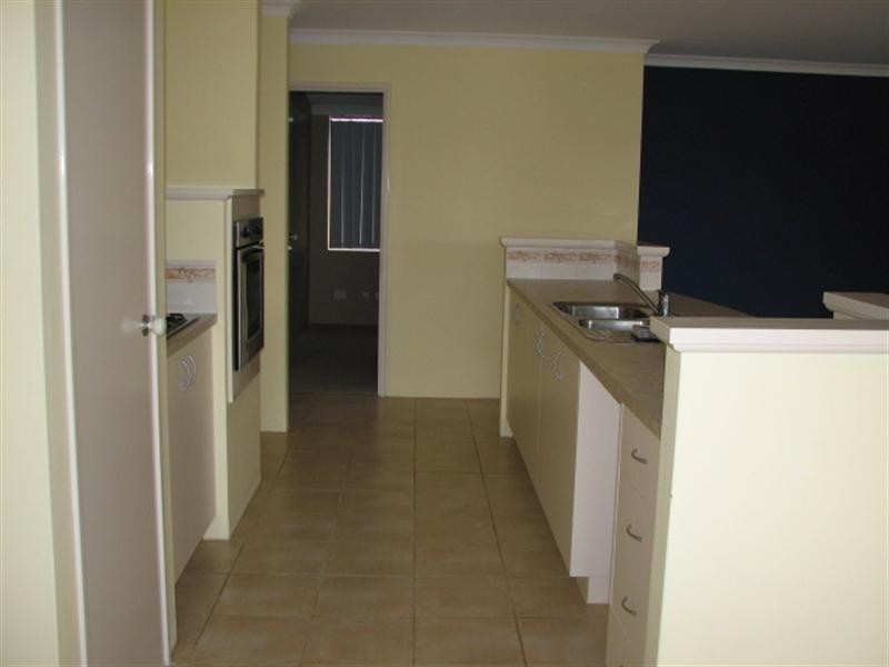 11 Caldervale Avenue, Ellenbrook WA 6069