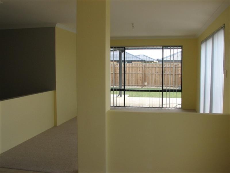11 Caldervale Avenue, Ellenbrook WA 6069