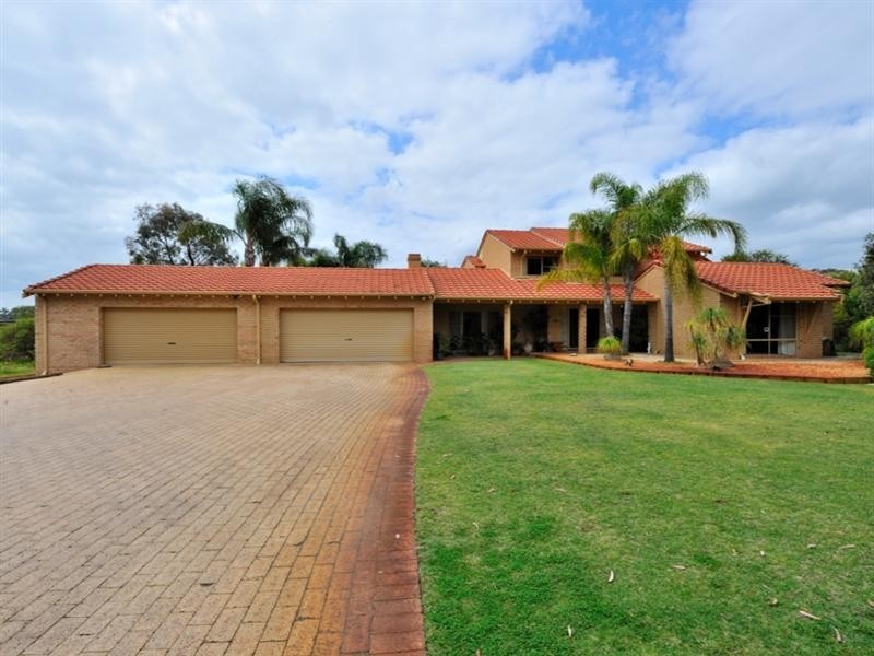 4 Santa Paula Lane, The Vines WA 6069