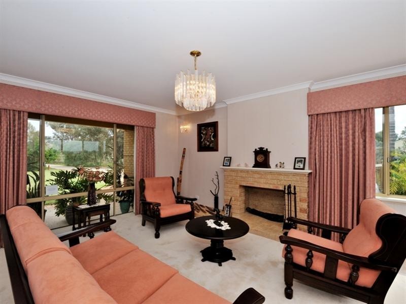 4 Santa Paula Lane, The Vines WA 6069