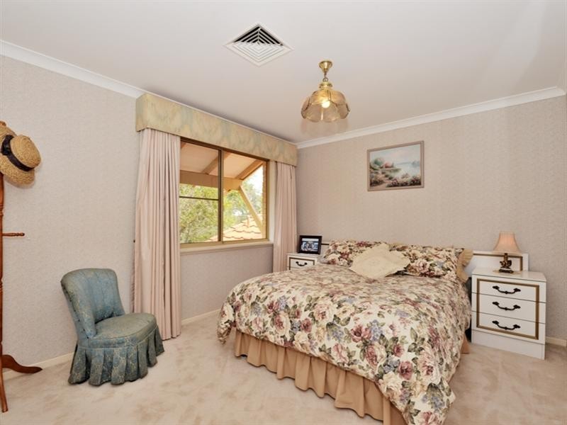 4 Santa Paula Lane, The Vines WA 6069