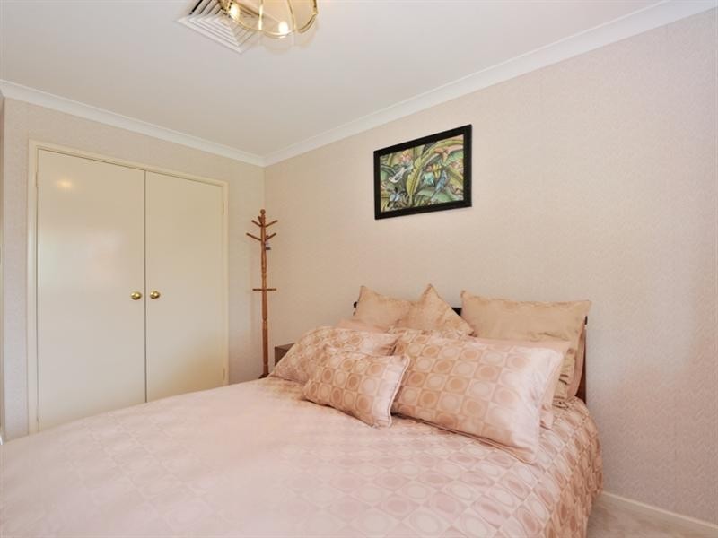 4 Santa Paula Lane, The Vines WA 6069