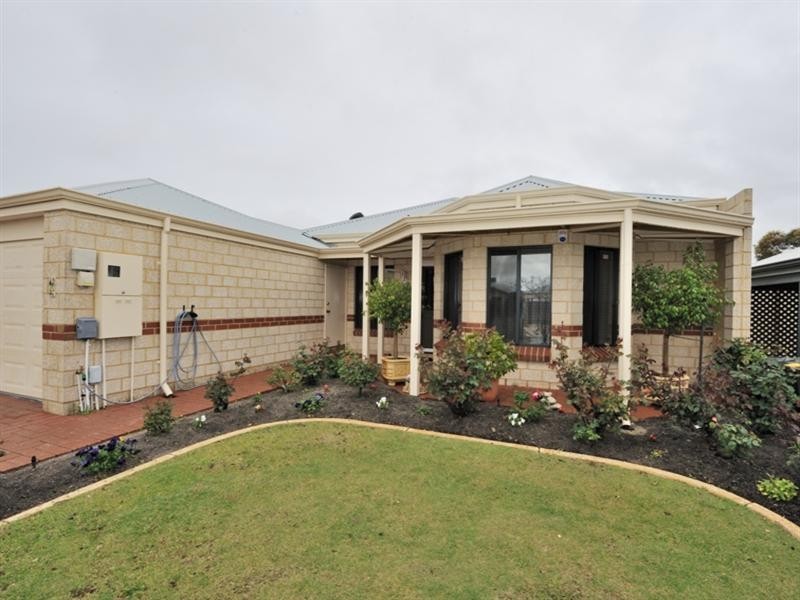 10 Rocklea Crescent, Ellenbrook WA 6069