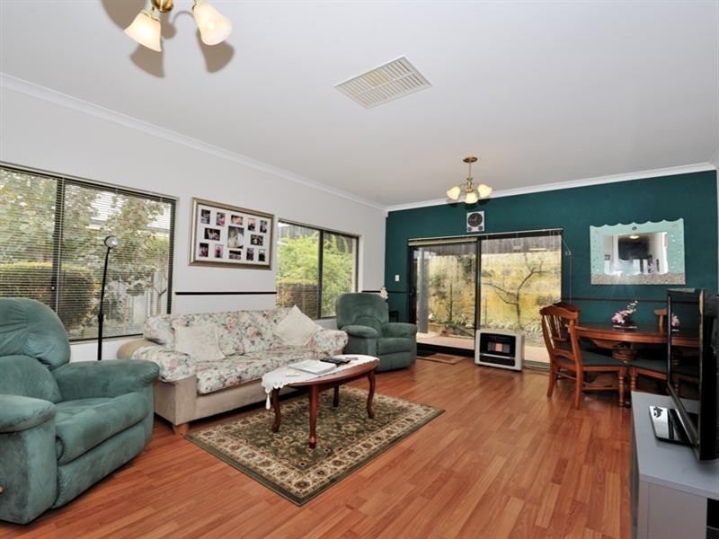 10 Rocklea Crescent, Ellenbrook WA 6069