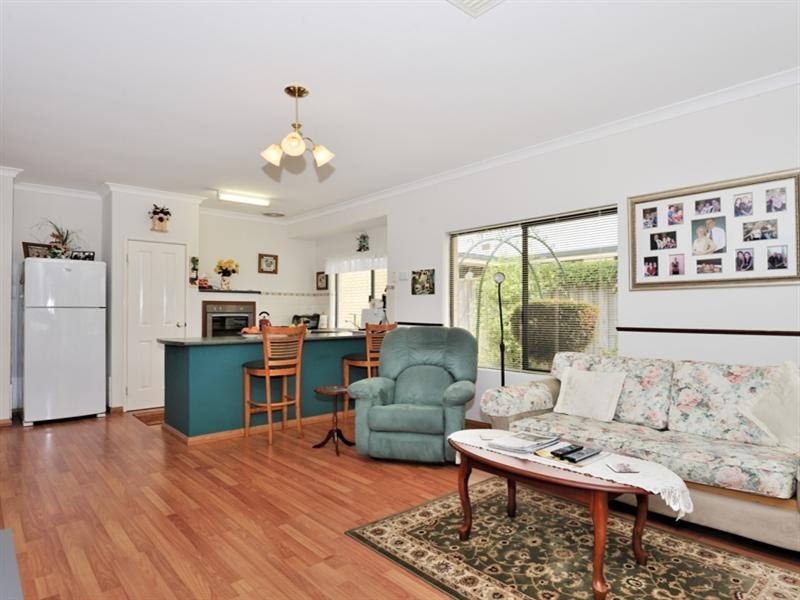 10 Rocklea Crescent, Ellenbrook WA 6069