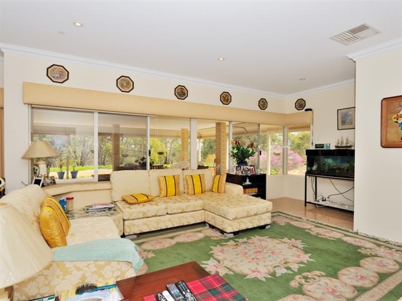 21 Dulcify Court, Brigadoon WA 6069