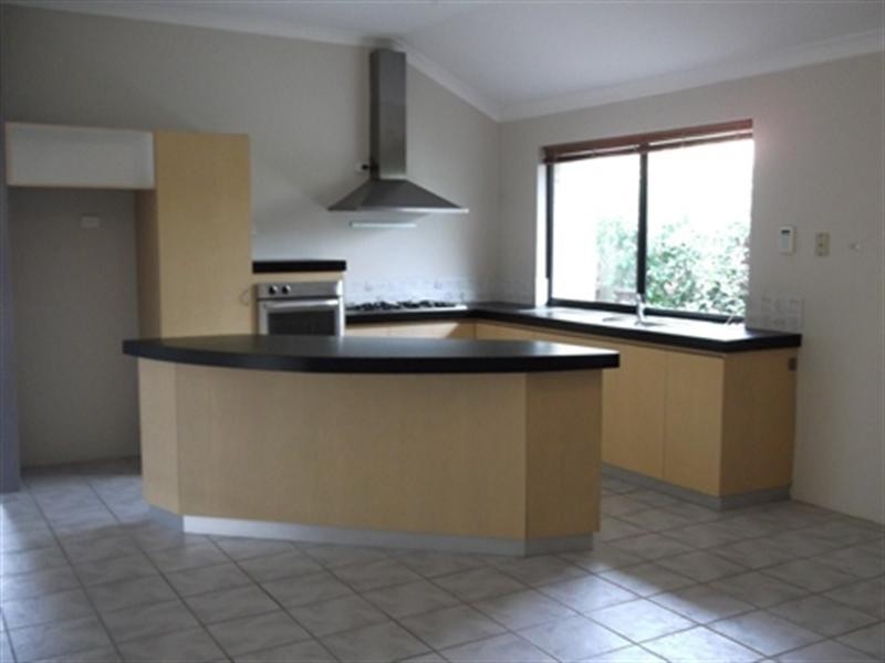 3 Vaucluse Crescent, Ellenbrook WA 6069