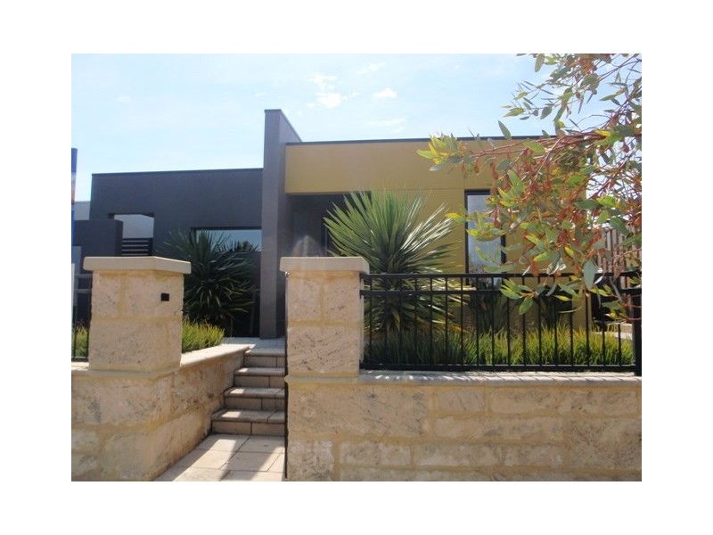 18 Dunrobin Drive, Ellenbrook WA 6069