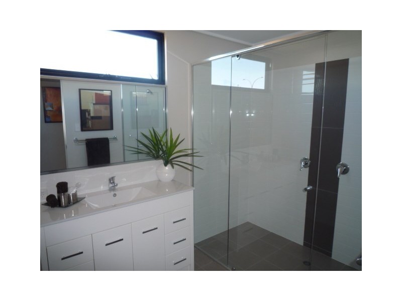 18 Dunrobin Drive, Ellenbrook WA 6069