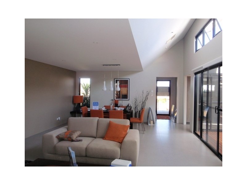 18 Dunrobin Drive, Ellenbrook WA 6069