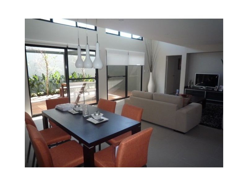 18 Dunrobin Drive, Ellenbrook WA 6069