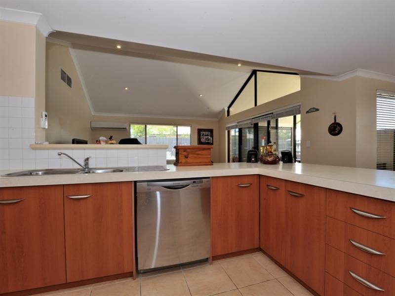 66 Delmage Circle, Ellenbrook WA 6069