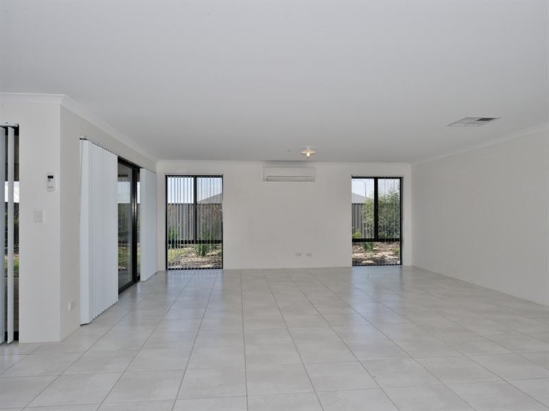 2 Hessian Street, Aveley WA 6069