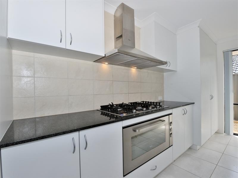 2 Hessian Street, Aveley WA 6069