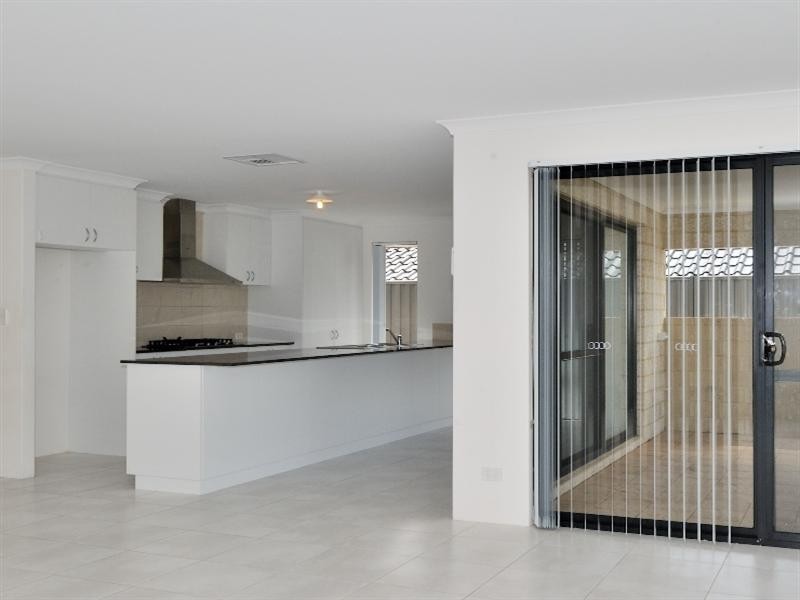 2 Hessian Street, Aveley WA 6069