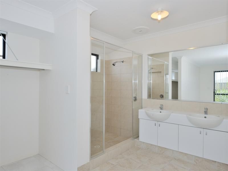 2 Hessian Street, Aveley WA 6069