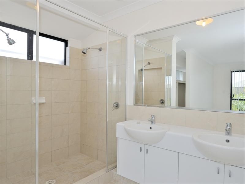 2 Hessian Street, Aveley WA 6069