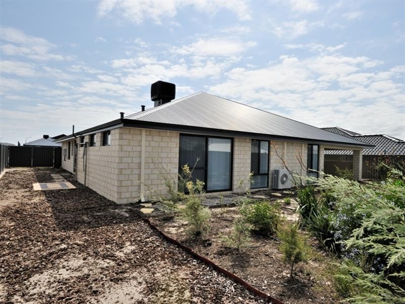 2 Hessian Street, Aveley WA 6069