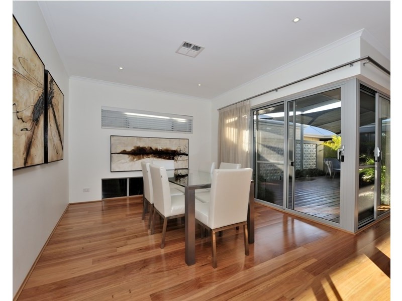 14 Wesley Way, Aveley WA 6069