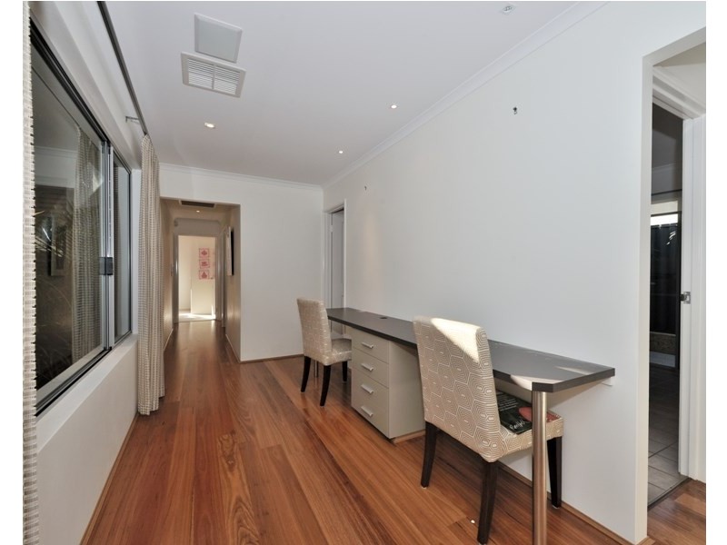 14 Wesley Way, Aveley WA 6069