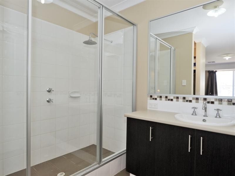 74 ELMRIDGE Parkway, Ellenbrook WA 6069
