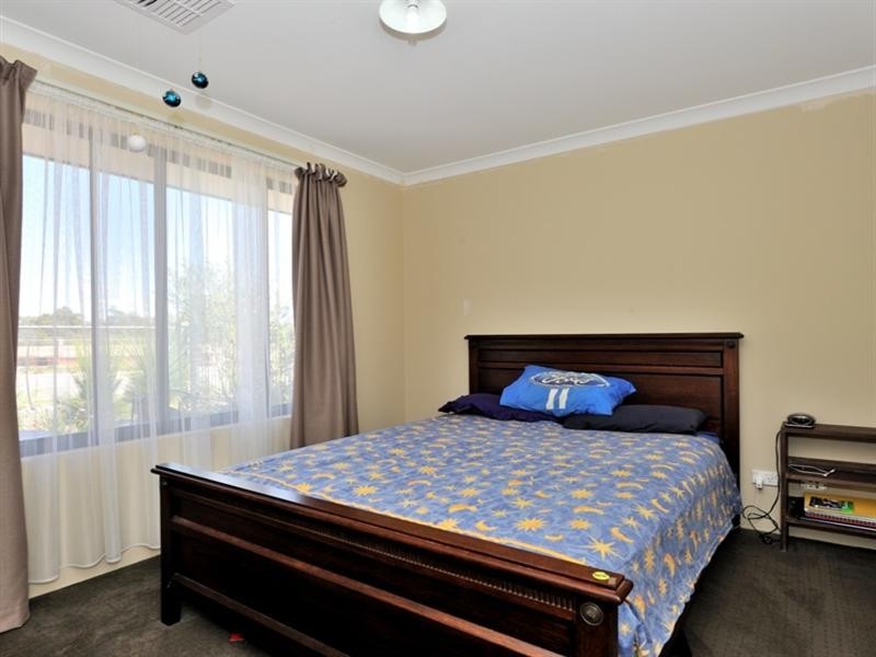 74 ELMRIDGE Parkway, Ellenbrook WA 6069