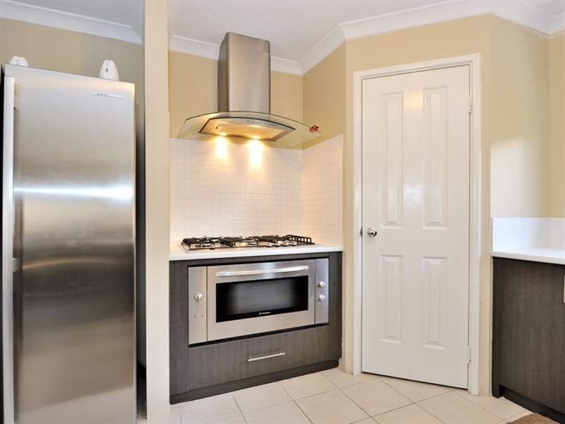 74 ELMRIDGE Parkway, Ellenbrook WA 6069