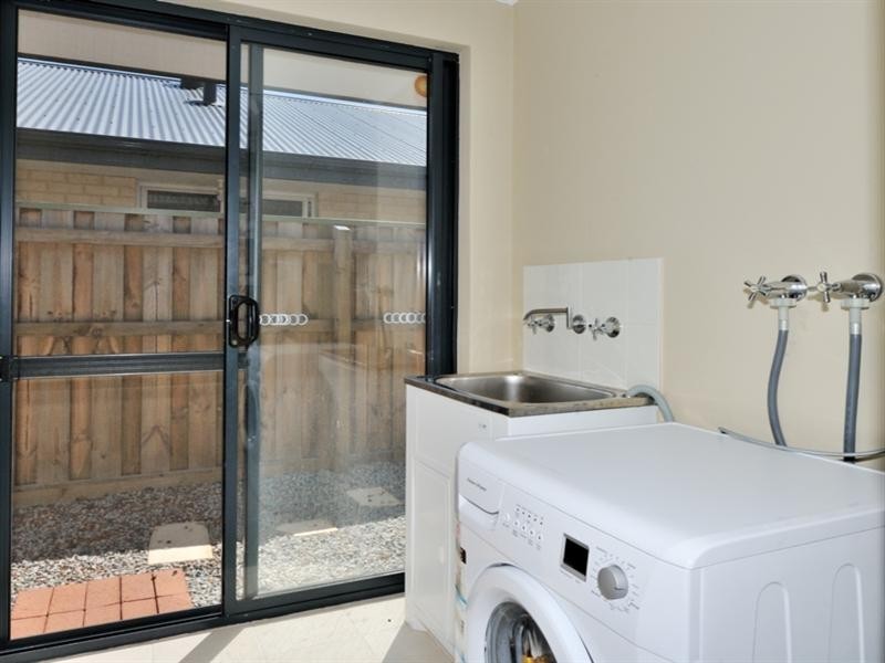 74 ELMRIDGE Parkway, Ellenbrook WA 6069