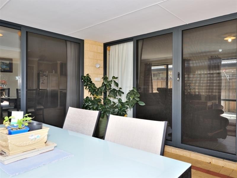 74 ELMRIDGE Parkway, Ellenbrook WA 6069