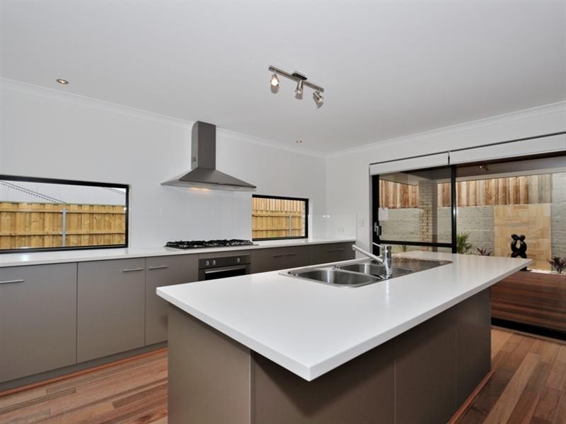 7 Geographe Loop, Ellenbrook WA 6069