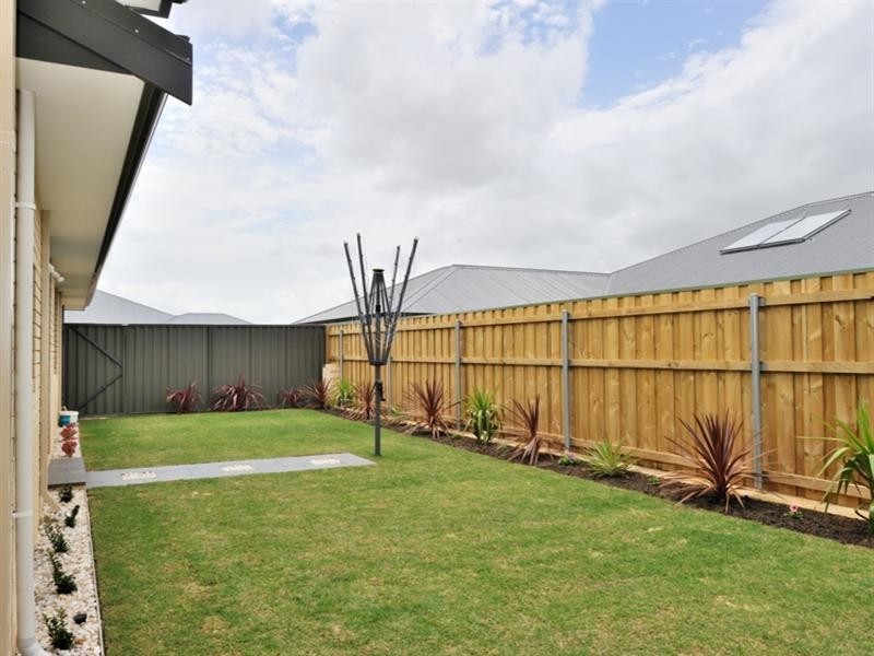 7 Geographe Loop, Ellenbrook WA 6069