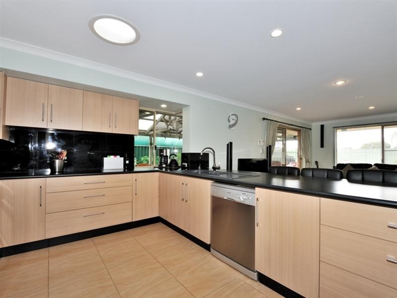 19 Nicholson Place, Ballajura WA 6066