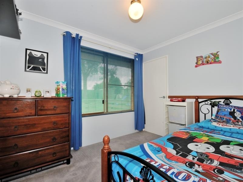 19 Nicholson Place, Ballajura WA 6066