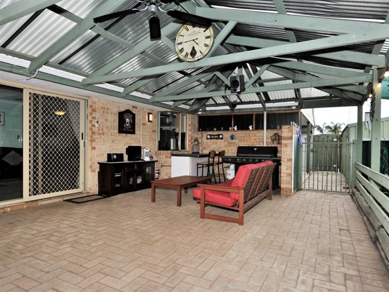 19 Nicholson Place, Ballajura WA 6066