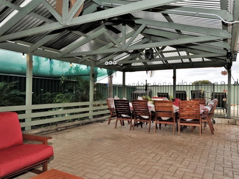 19 Nicholson Place, Ballajura WA 6066