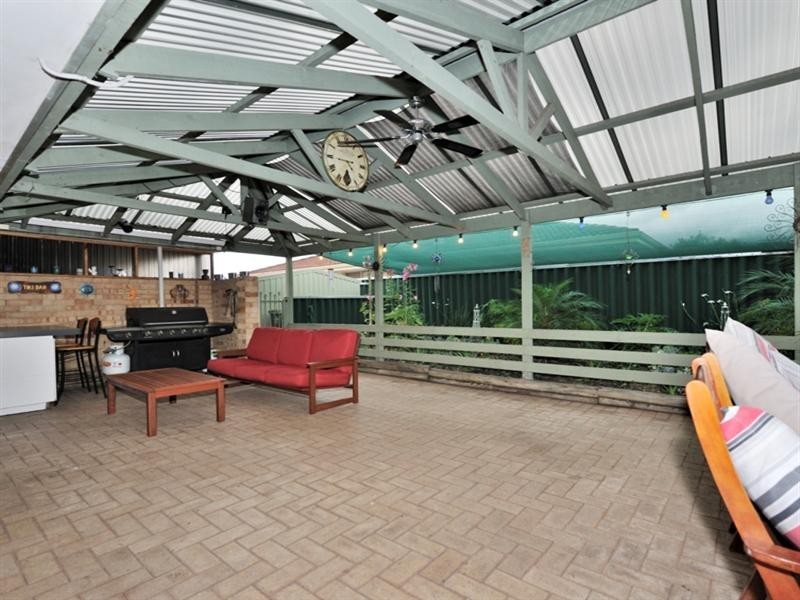 19 Nicholson Place, Ballajura WA 6066