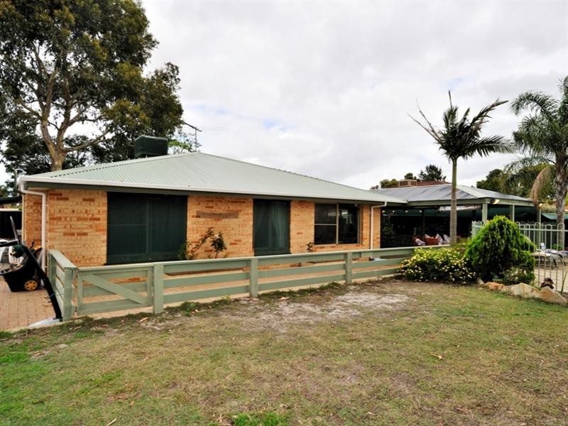 19 Nicholson Place, Ballajura WA 6066