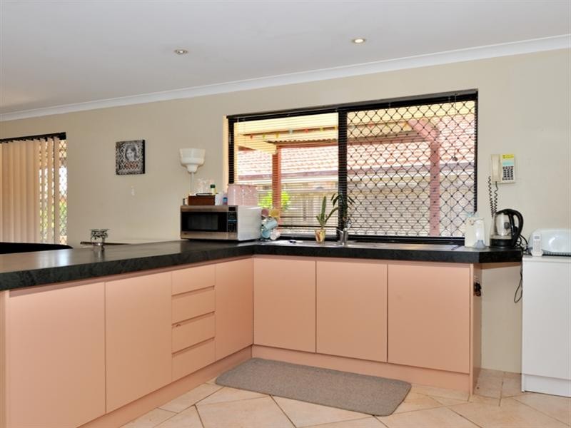 27 Wildflower Circle, Ellenbrook WA 6069