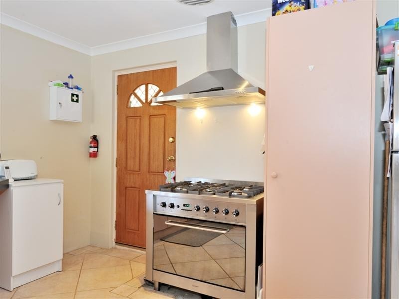 27 Wildflower Circle, Ellenbrook WA 6069