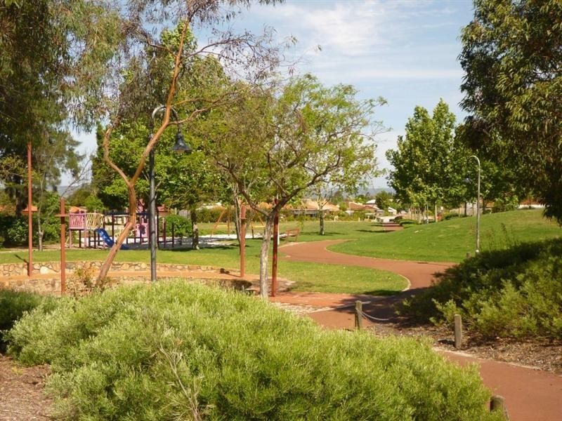 27 Wildflower Circle, Ellenbrook WA 6069