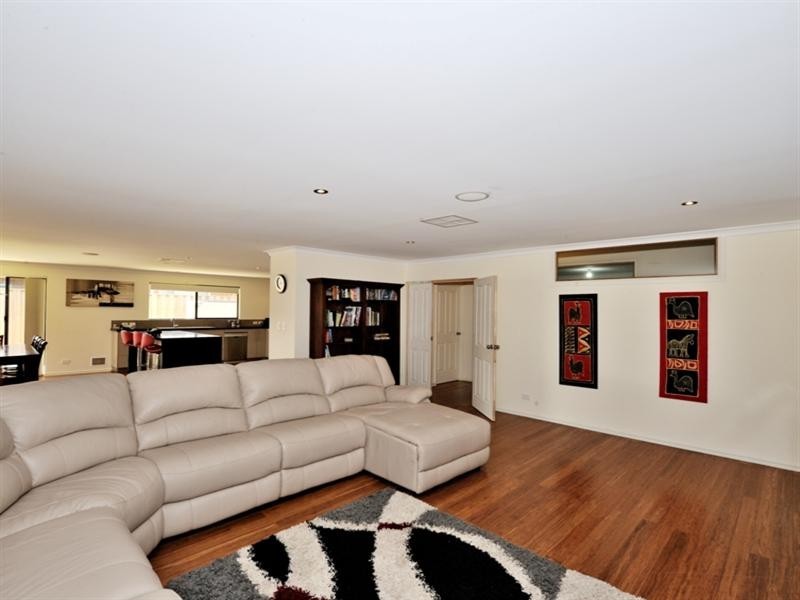 5 Tatton Way, The Vines WA 6069