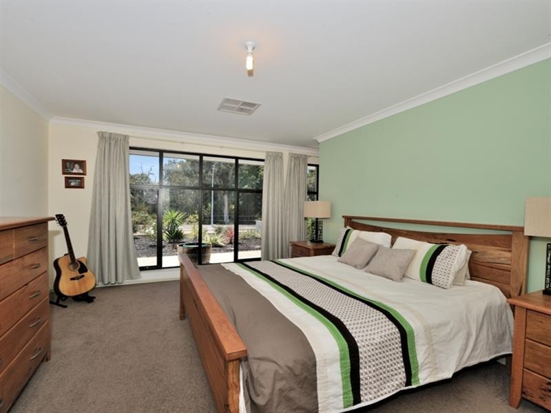 5 Tatton Way, The Vines WA 6069