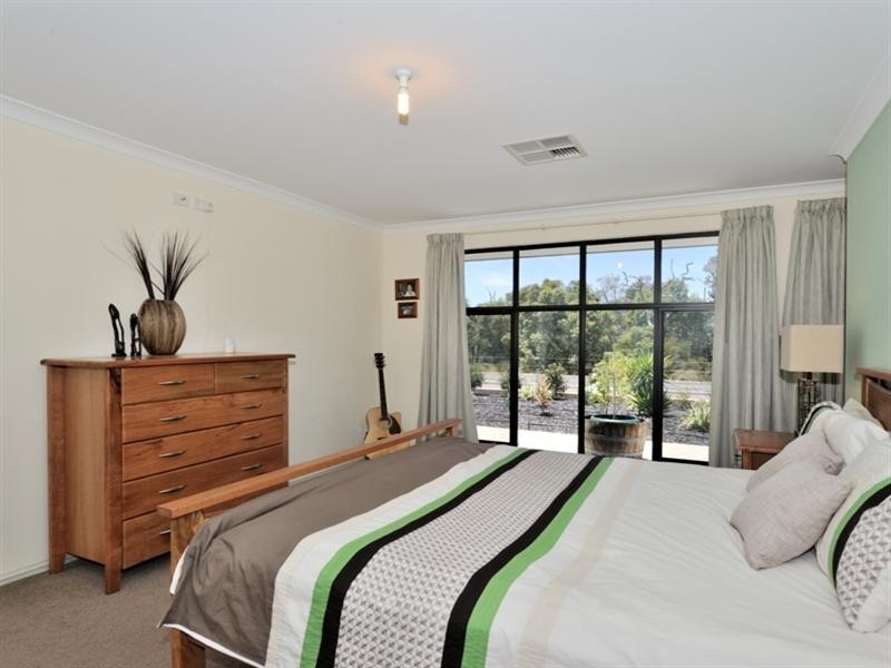 5 Tatton Way, The Vines WA 6069