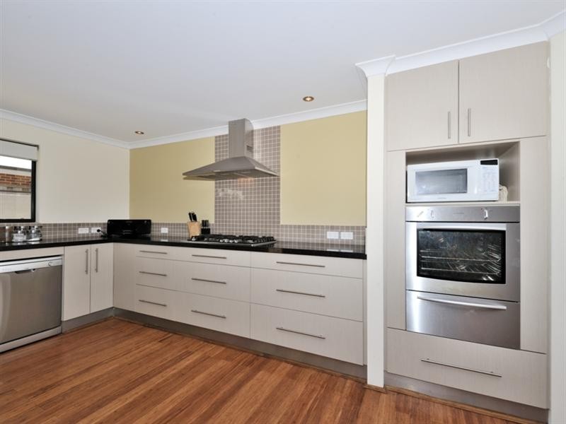 5 Tatton Way, The Vines WA 6069