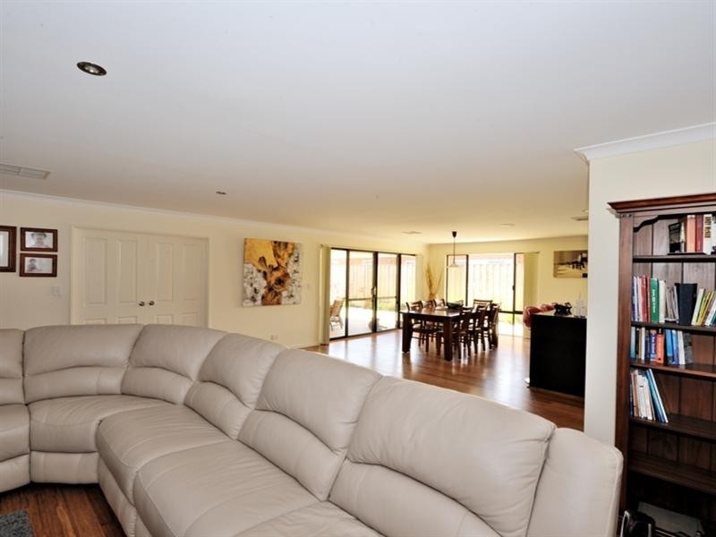 5 Tatton Way, The Vines WA 6069