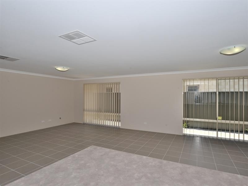 35 Cinnabar Bend, Aveley WA 6069