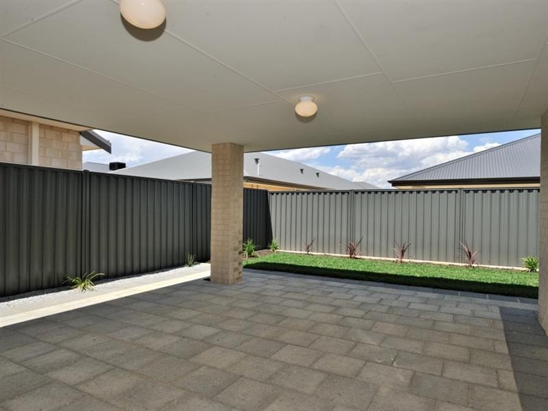35 Cinnabar Bend, Aveley WA 6069
