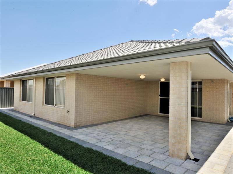 35 Cinnabar Bend, Aveley WA 6069