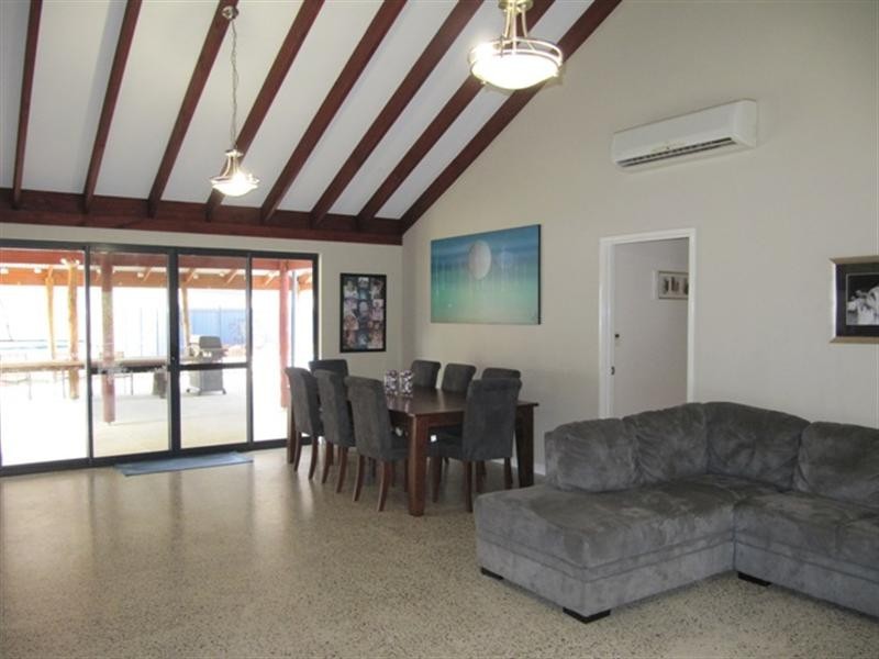 364 Ashmere Drive, Bullsbrook WA 6084